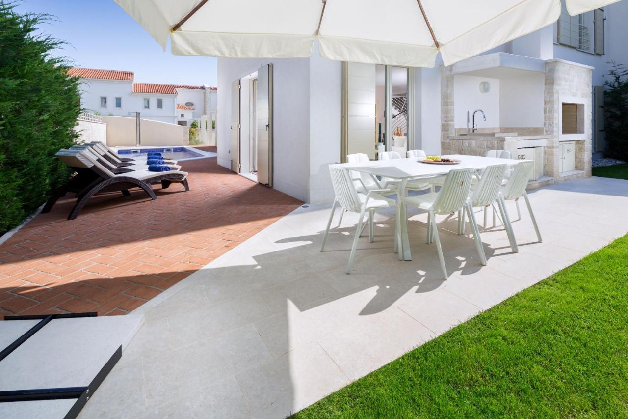 Tar-Vabriga Villa Sylvia By Hmz Villas מראה חיצוני תמונה